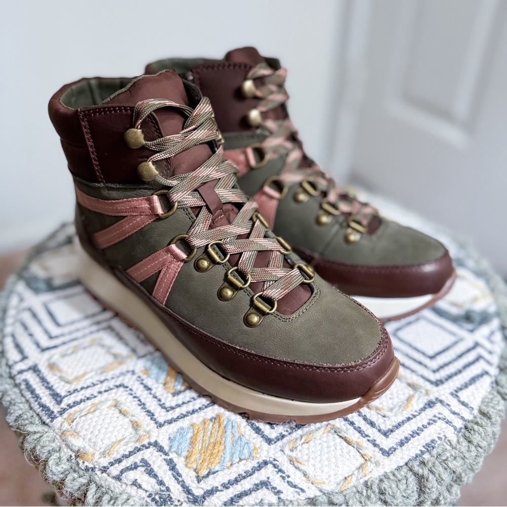 Alex Marie Suede Nubuck lace-up hiker sneaker booties Size 6 NWOT